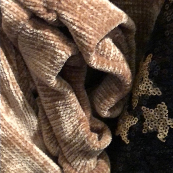 🔥SALE🔥Stunning Mocha Top - Picture 5 of 8